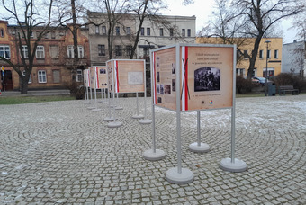 Fotogaleria z wystawy plenerowej 