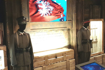 Za mundurem panny sznurem